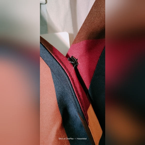 Colored Striped Contrast Dress - Picture 3 of 7